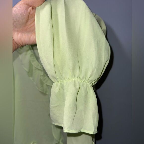 Counterparts Green Bright Romantic Sexy Ruffle Feminine Blouse Size Large NWT - Picture 3 of 8